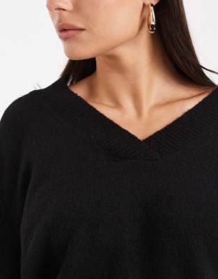 Vero Moda Soft Oversized V-neck Sweater In Black