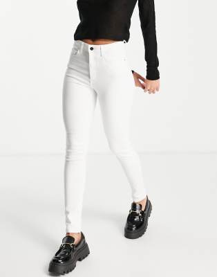 Vero Moda - Sophia - Eng geschnittene Jeans in Weiß