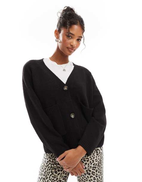 Vero Moda - Sort cardigan i strik med firkantet pasform og lommer - view 1