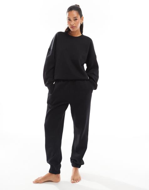 Vero Moda - Sort og oversized sæt med sweatshirt og joggingbukser med manchetter - view 1