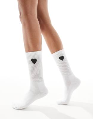 Vero Moda - Sportliche, gerippte Socken in Schwarz mit Herz-Motiven