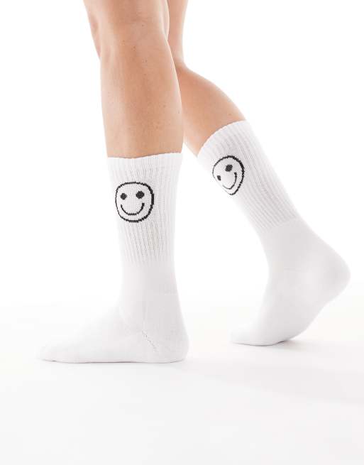 Vero Moda sporty ribbed socks with smile motif in white and chocolate, 3 of 3