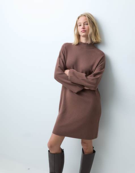 Vero Moda stickad miniklänning med ståkrage i varmbrun - view 1