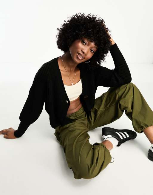 Vero Moda – Strickjacke in Schwarz mit Knopfleiste, 3 von 4