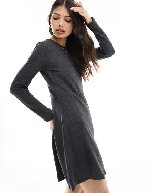 Vero Moda - Strikket skater-minikjole i sort 
