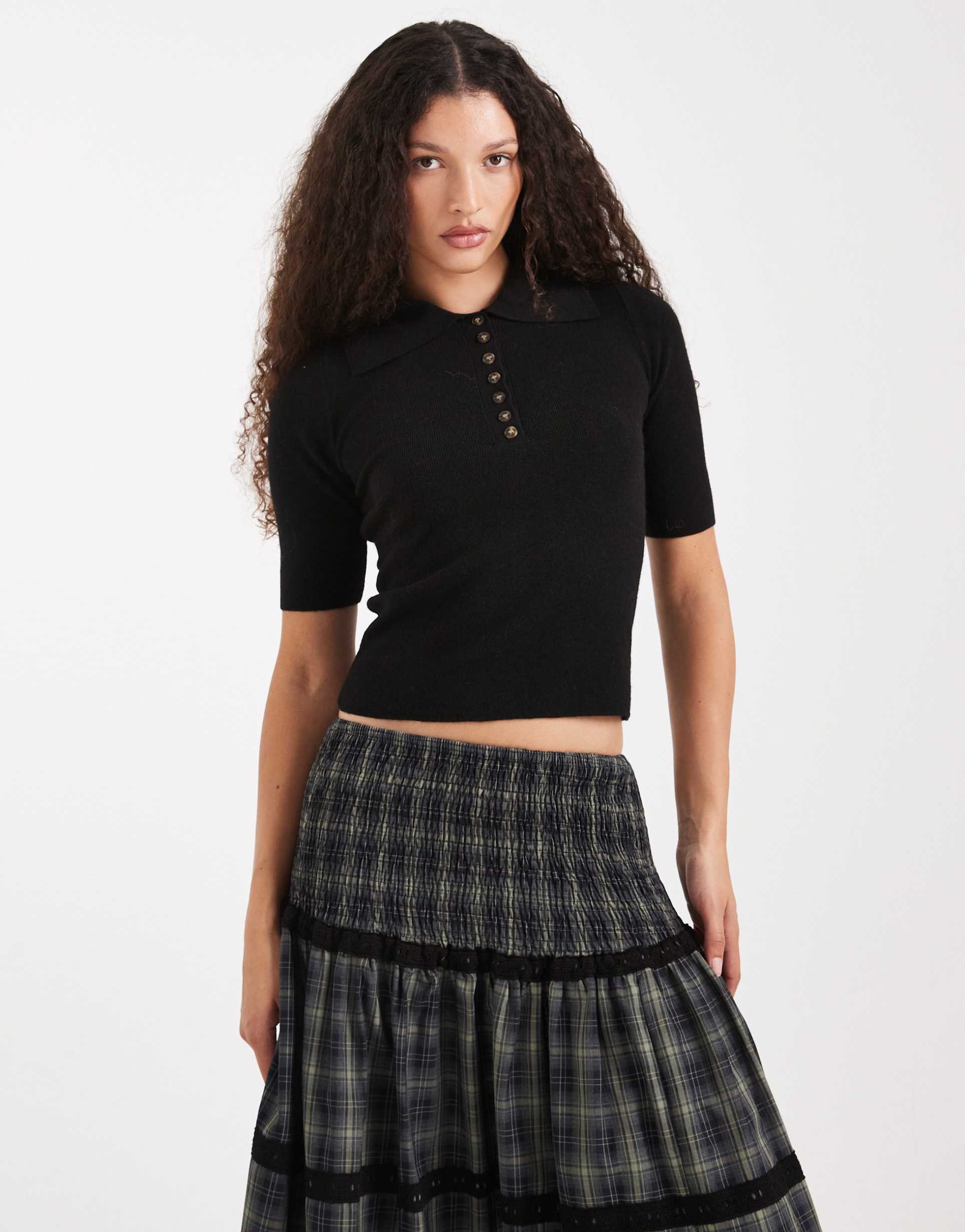 vero moda structured knit 1/2 sleeve button front polo top in black