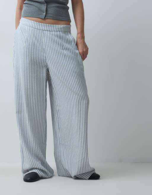 Vero Moda strukturierte Hose mit weitem Bein als Kombiteil in blau gestreift, 2 von 5