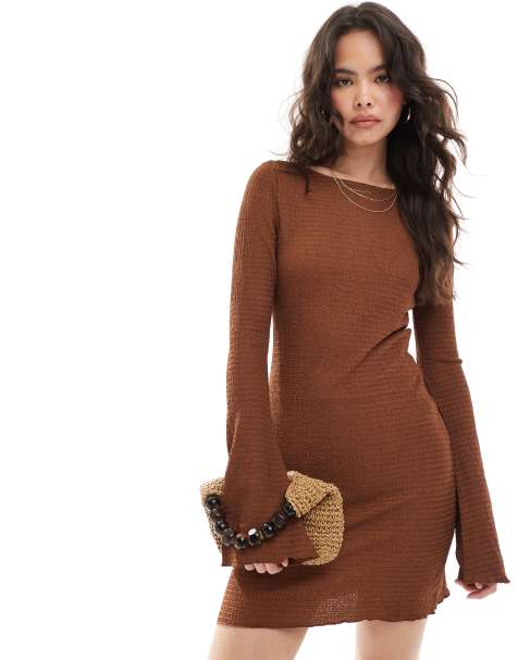 Vero Moda – Strukturiertes Minikleid in Schokobraun mit Glockenärmeln - view 1