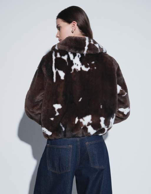 Vero Moda super soft cow print faux fur jacket in chocolate brown, 2 of 4