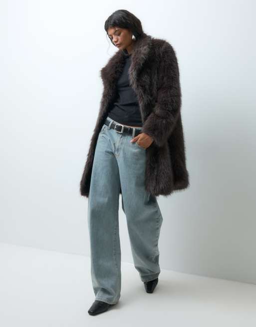 Vero Moda super soft faux fur coat in chocolate brown, 3 of 5