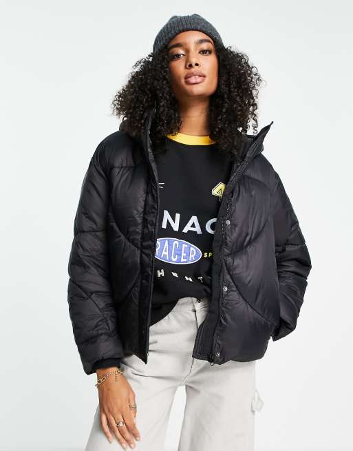 Vero Moda – Svart, kort och vadderad jacka med huva