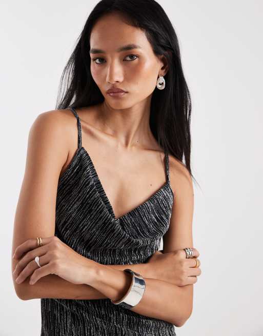 Vero Moda – Svart och silverglittrigt, åtsmitande linne med draperad ringning, 2 av 4