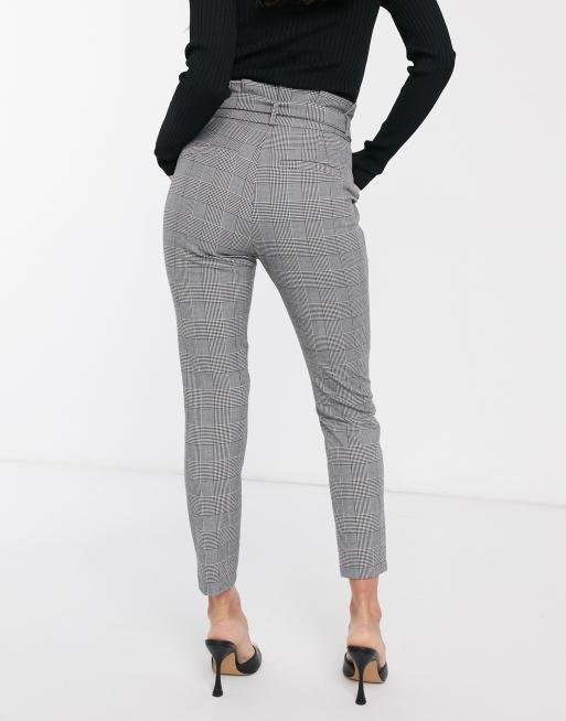 Vero Moda – Svartvita, hundtandsmönstrade byxor med paperbag-midja, 2 av 4