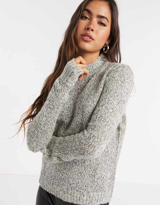 sweater with neck in gray |