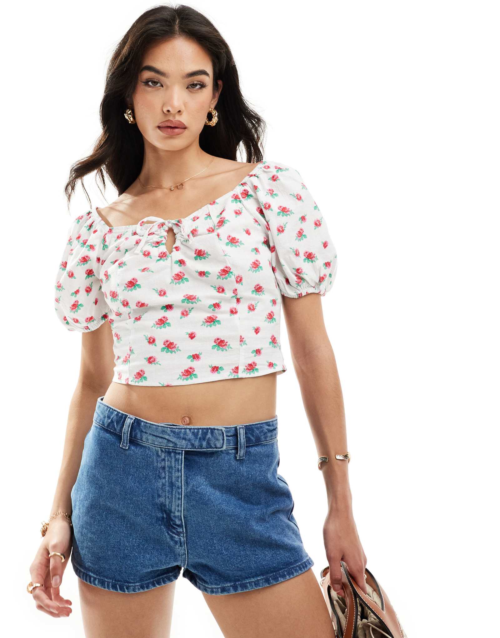 Блузка Vero Moda с завязками в виде сердца спереди и пышными рукавами с цветочным принтом