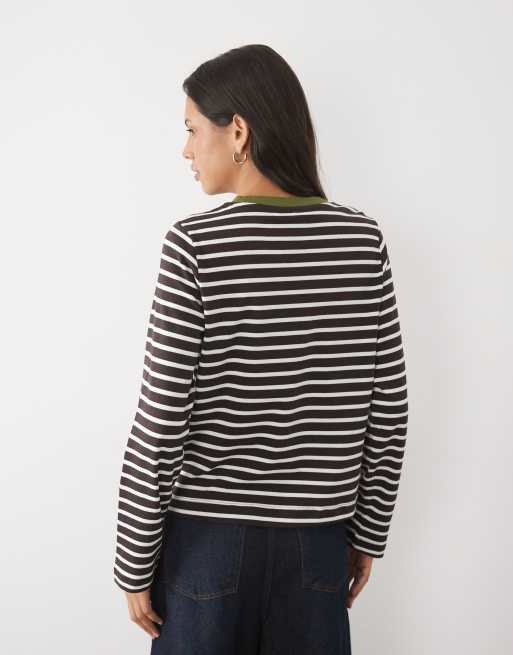 Vero Moda t-shirt à manches longues à rayures avec col côtelé contrastant marron chocolat, 3 de 4