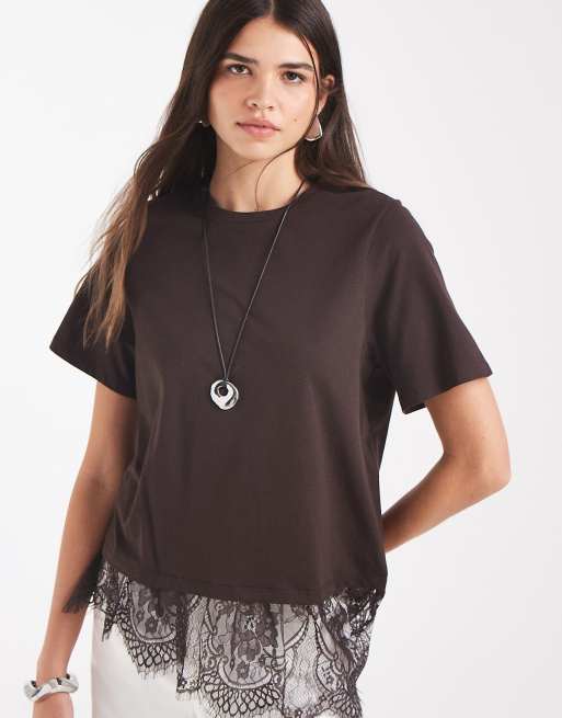 Vero Moda t-shirt avec détail en dentelle asymétrique marron chocolat, 3 de 4