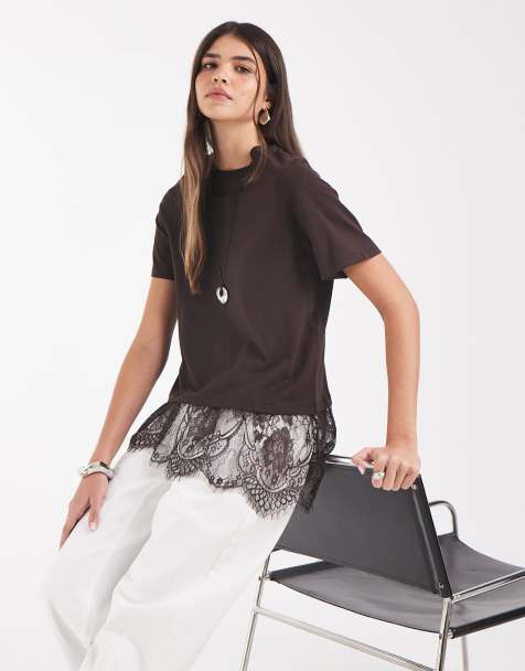 Vero Moda T-shirt con dettaglio in pizzo asimmetrico marrone cioccolato - view 1