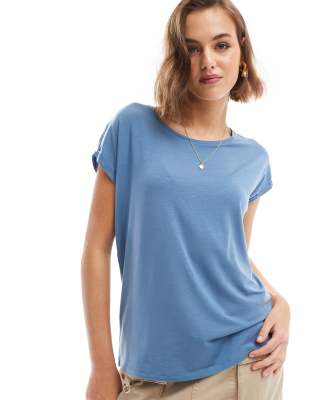 Vero Moda - T-Shirt in gedecktem Blau mit Rundhalsausschnitt