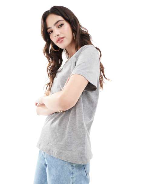 Vero Moda – T-Shirt in Hellgrau - view 1