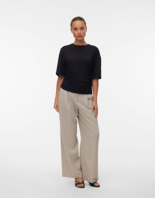 Vero Moda - T-Shirt in Schwarz