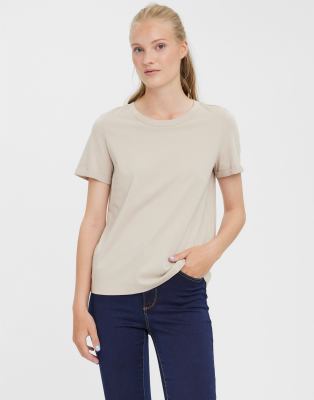 Vero Moda - T-Shirt in Stein mit umgeschlagenen Ärmeln-Neutral