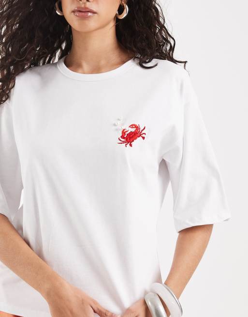 Vero Moda – T-Shirt in Weiß mit Krabben- und Perlendetail, 3 von 4