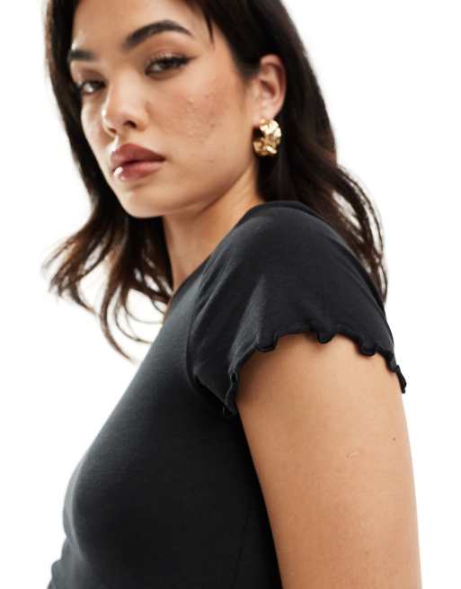 Vero Moda - T-shirt met golvende zoom in zwart, 3 van 4