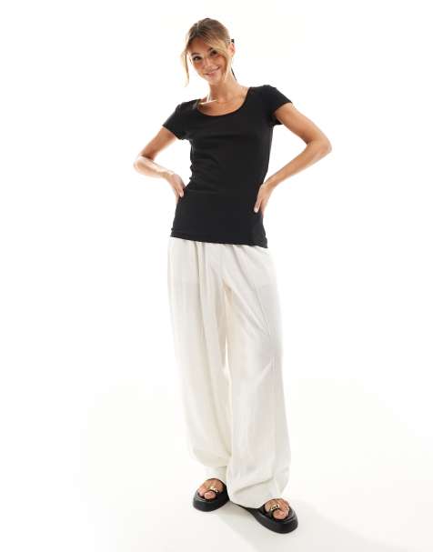 Vero Moda - T-shirt morbida nera con scollo rotondo - view 1