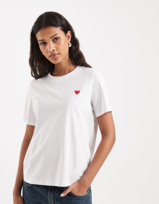 Vero Moda T-shirt With Mini Heart Graphic In White