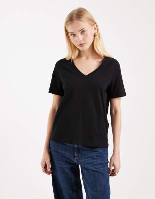 Vero Moda T-shirt With V-neck In Black