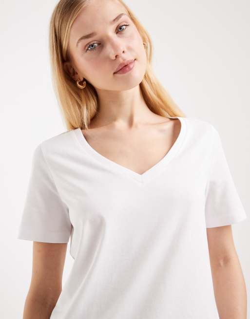 Vero Moda t-shirt with v neck in white, 3 of 4