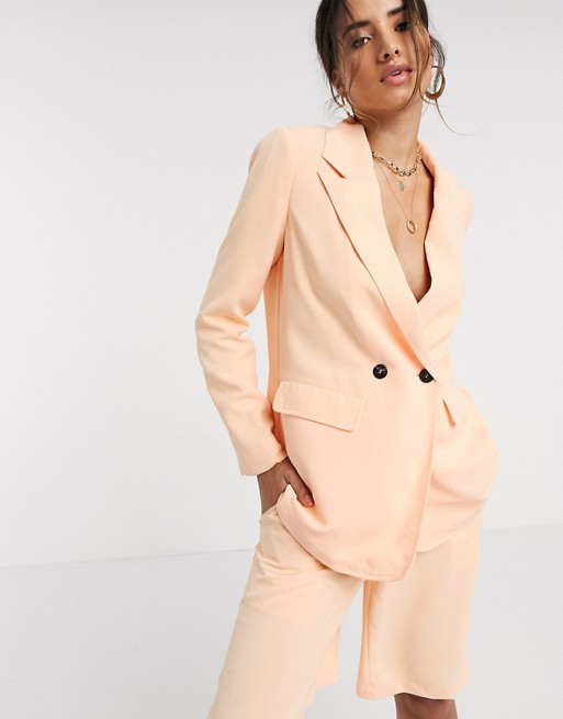 Vero Moda exclusive tailored blazer in peach