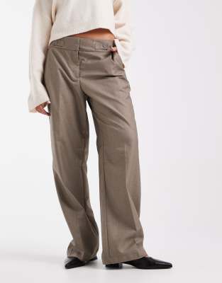 Vero Moda Vero Moda tailored pleat front wide leg trouser with adjustable button waist in beige melange-Neutral