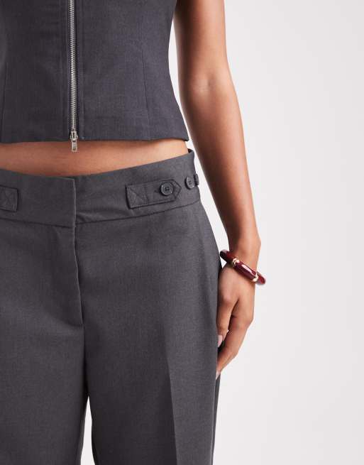 Vero Moda tailored pleat front wide leg trouser with adjustable button waist in dark grey, 3 of 5