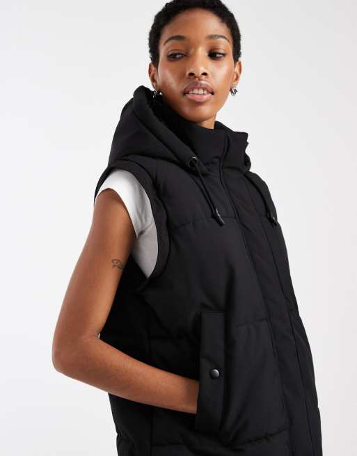 Vero Moda Tall – 2-in-1 – Longline-Steppmantel in Schwarz mit abnehmbaren Ärmeln, 2 von 4
