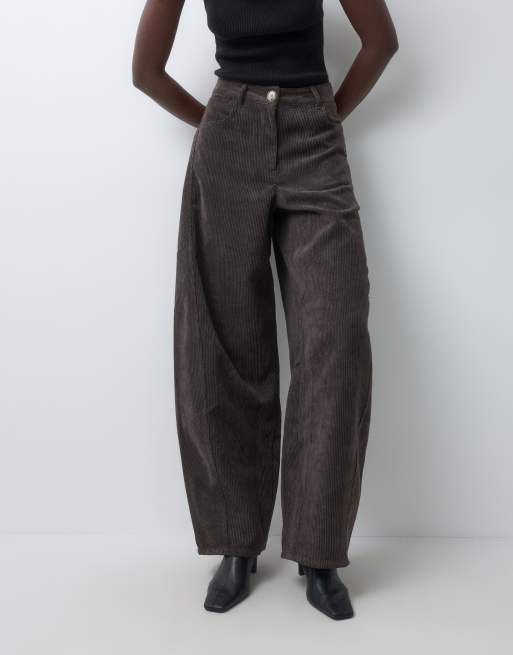 Vero Moda Tall barrel leg ribbroek in donkerbruin, 2 van 5