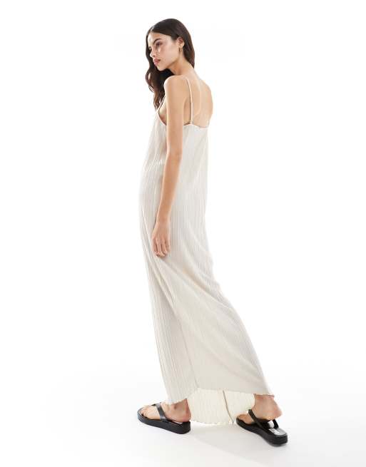 Vero Moda Tall - Beige maxikjole i jersey-plissé med asymmetrisk kant forneden, 4 af 4