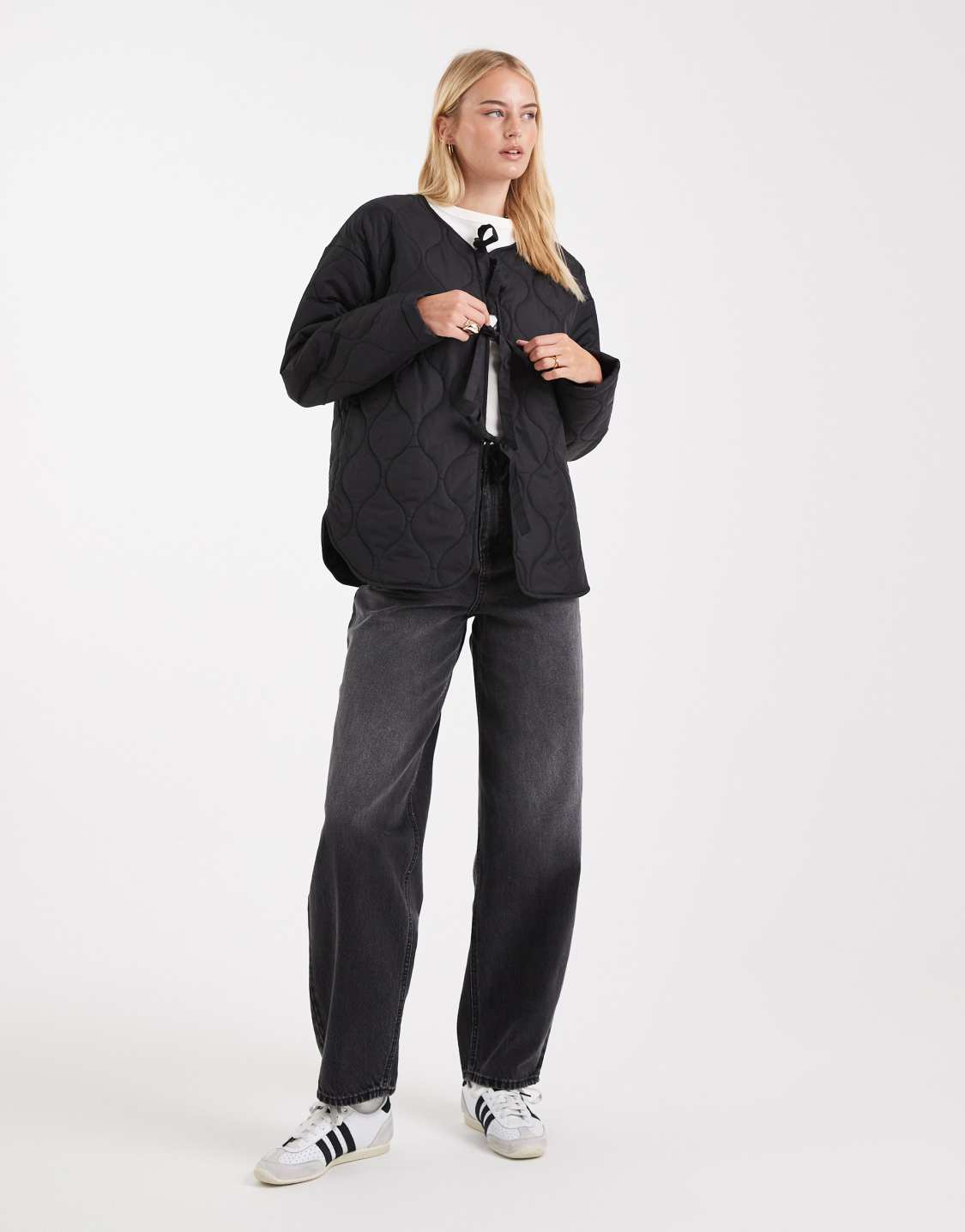 vero-moda-tall-billie-jean-bouffant-taille-haute-noir-delave