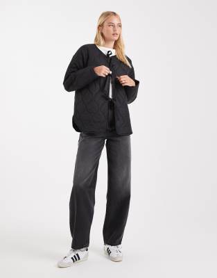 Vero Moda Tall - Billie - Jeans in schwarzer Waschung mit hohem Bund und abgerundetem, weitem Bein