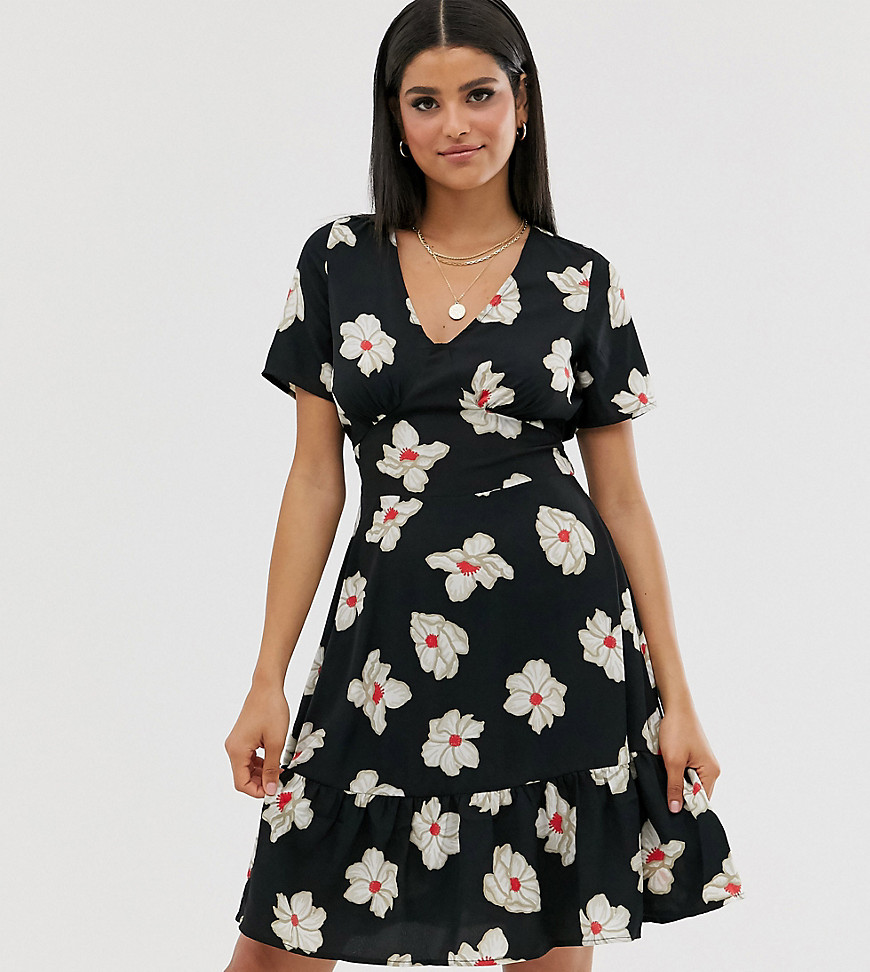 Vero Moda Tall blomstret tea-kjole-Multifarvet