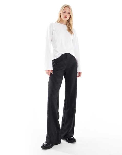 Vero Moda Tall - Broek met wijde pijpen en krijtstreep in antracietgrijs - view 1