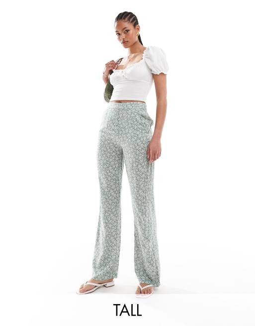 Vero Moda Tall - Broek met wijde pijpen in saliegroen met bloemenprint