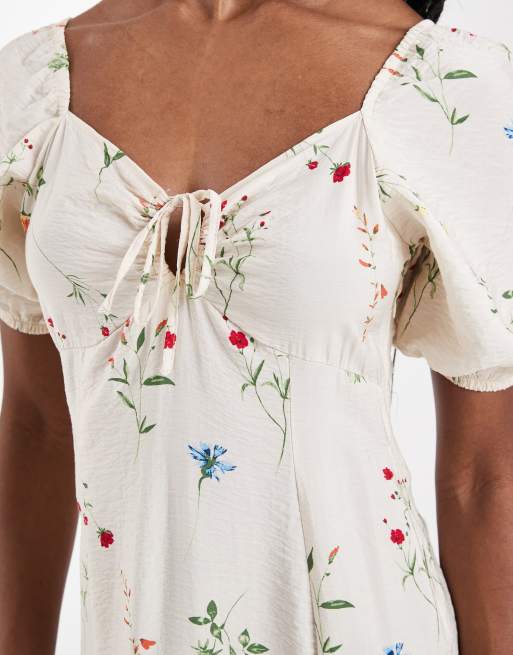 Vero Moda Tall - Cremehvid maxikjole med pufærmer, bindebånd foran og blomstermønster, 4 af 4