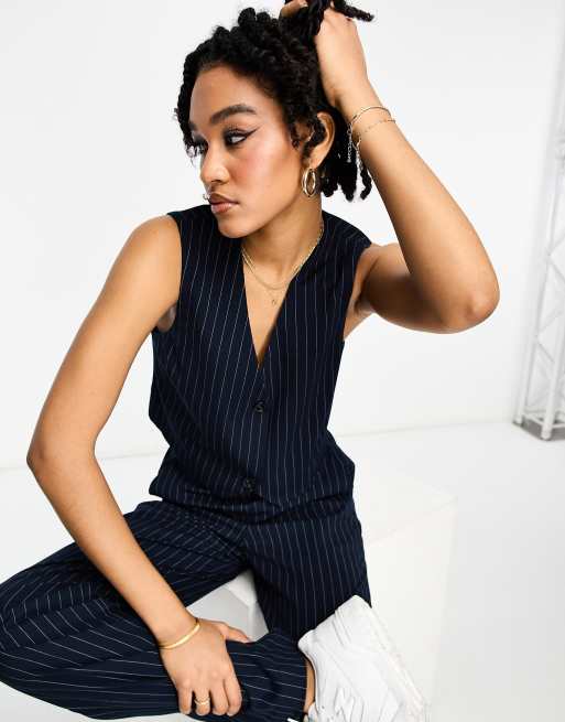 Vero Moda Tall - Cropped, skræddersyet habitvest med nålestriber i marineblå - Del af sæt