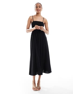 Vero Moda Tall - Easy - Gesmoktes, knöchellanges Trägerkleid in Schwarz