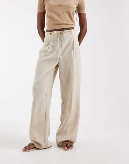 Vero Moda Tall – Elegante Hose aus Webstoff in Steinbeige mit Bundfalten und Bindegürtel, 2 von 5