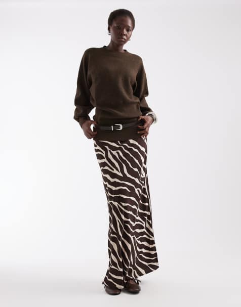 Vero Moda Tall falda maxi de satén de cintura media con estampado de cebra chocolate - view 1