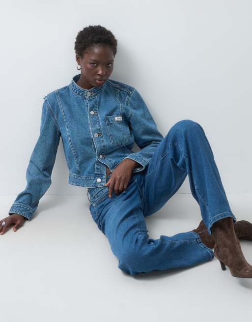 Vero Moda Tall Flora jeans dritti a vita alta con cintura in denim blu medio, 3 di 5
