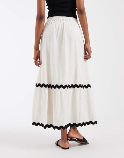 Vero Moda Tall full tiered maxi skirt with contrast scallop trim in cream, 4 of 5